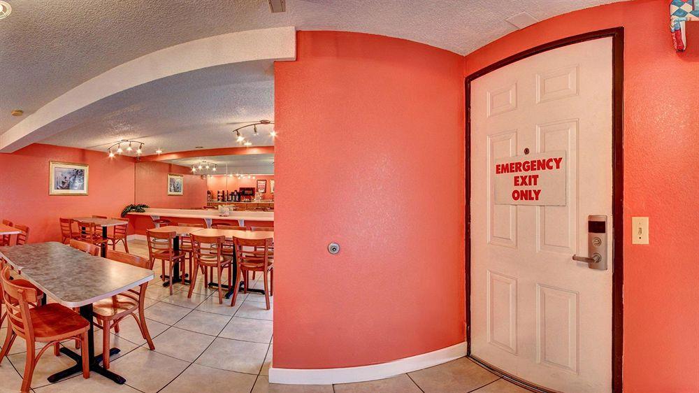 Econo Lodge Pooler - Savannah I-95 Экстерьер фото