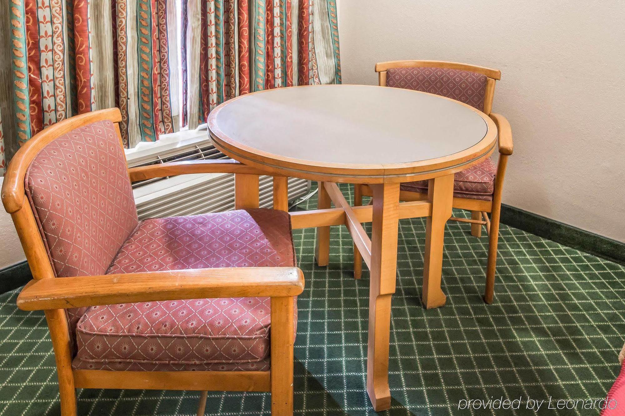 Econo Lodge Pooler - Savannah I-95 Экстерьер фото
