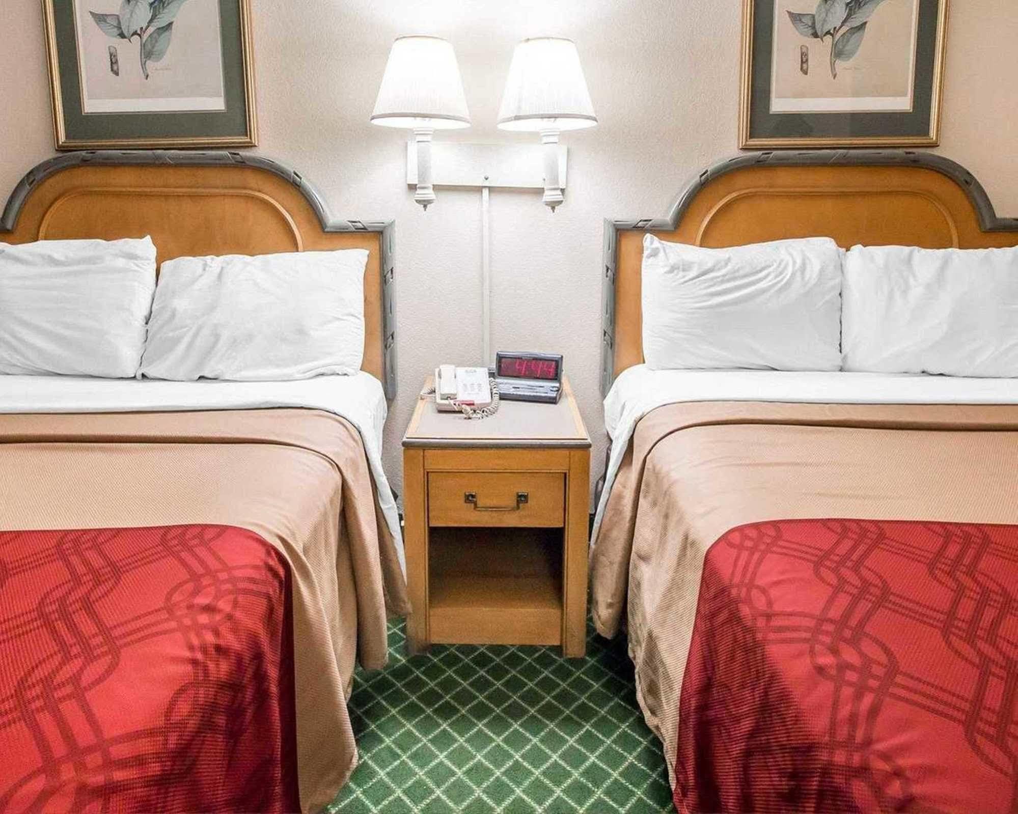 Econo Lodge Pooler - Savannah I-95 Экстерьер фото