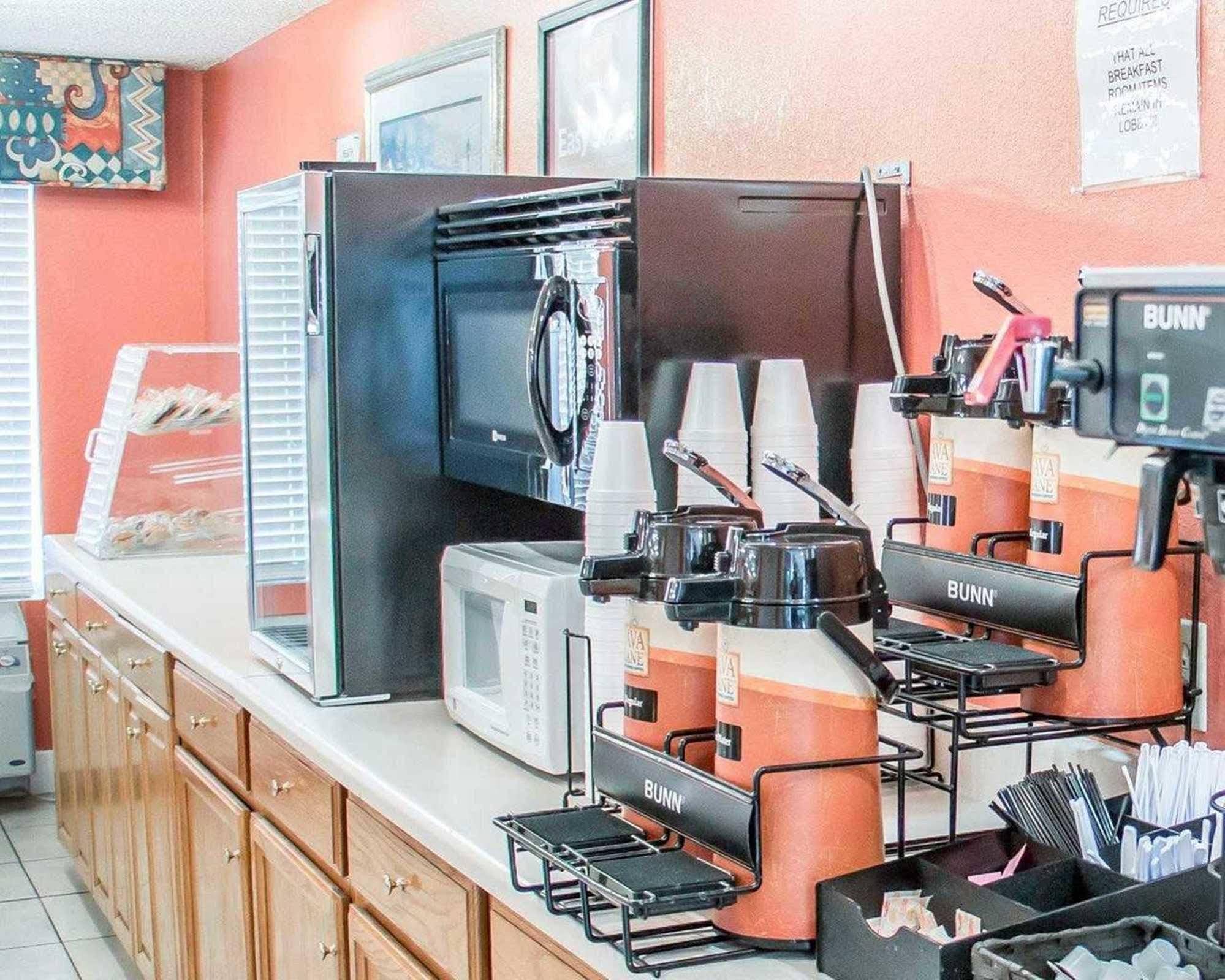 Econo Lodge Pooler - Savannah I-95 Экстерьер фото