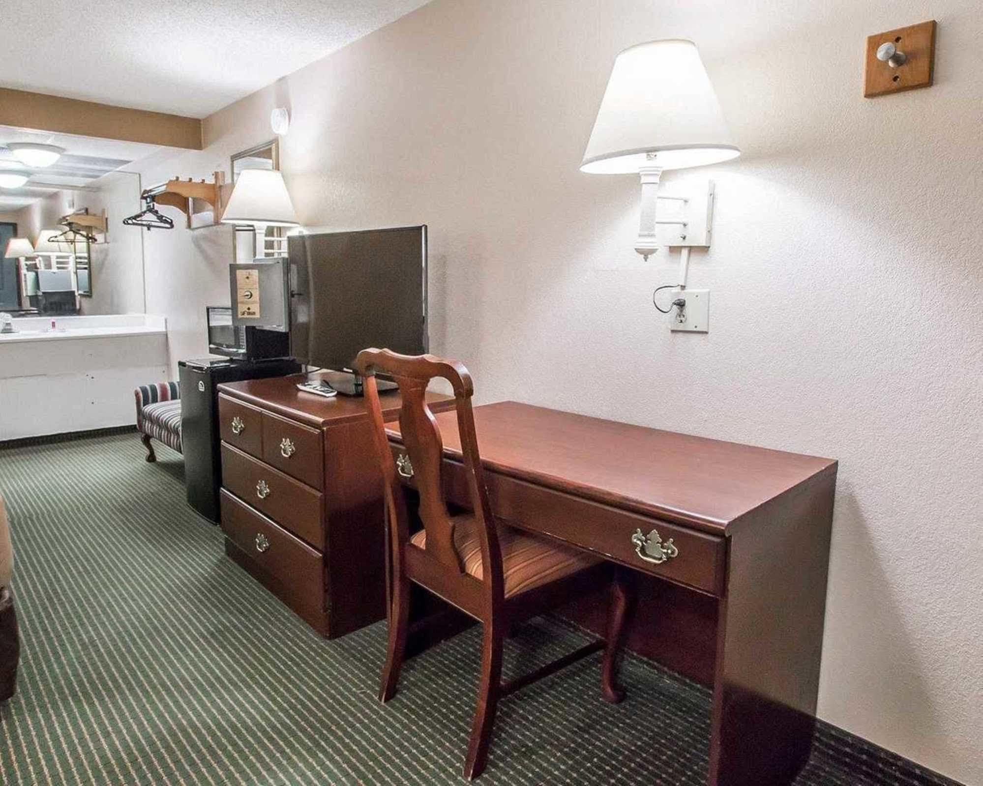 Econo Lodge Pooler - Savannah I-95 Экстерьер фото
